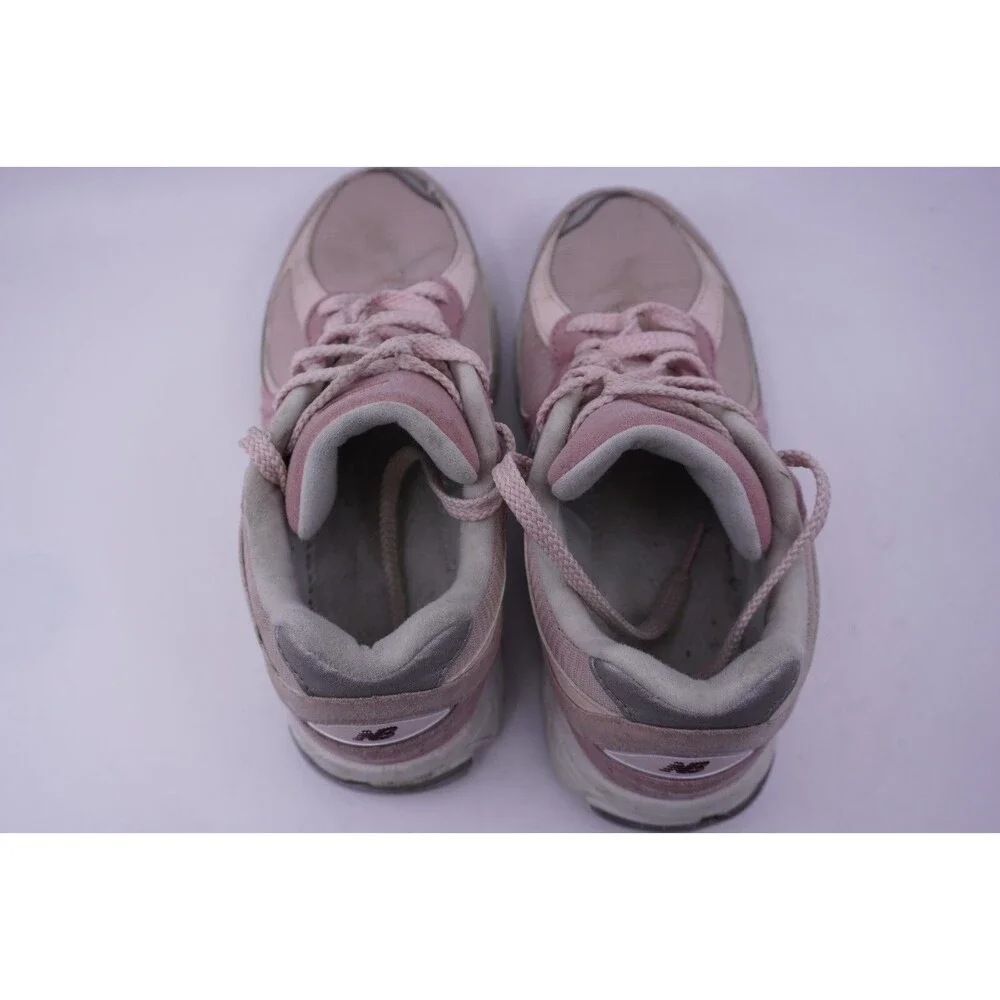 New Balance 2002R “Pink Sand” (GS) | Women's 7.5 | GC2002SK | Running